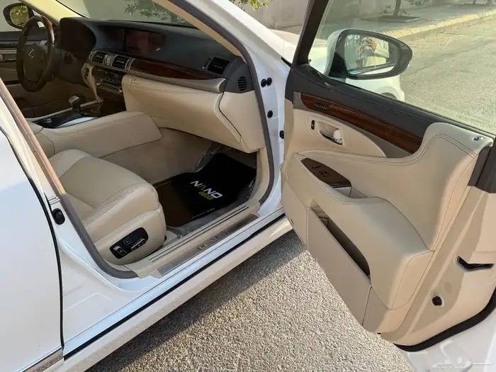 لكزس LS460 2013 16