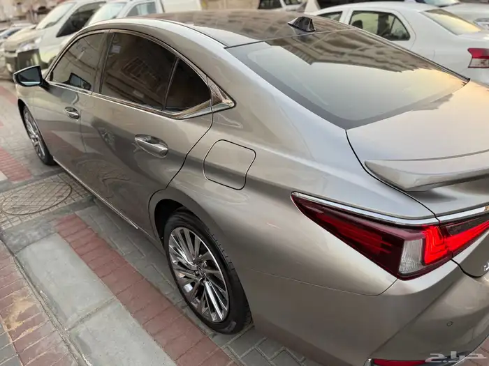 لكزس Es250 موديل 2023 1