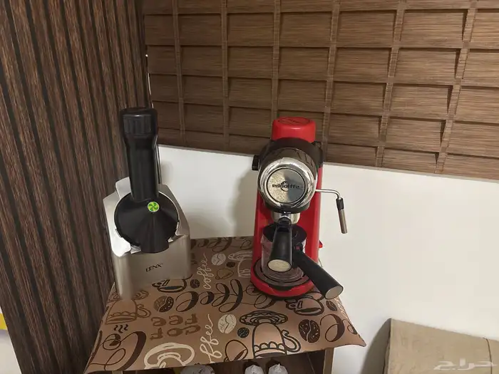 ماكينه كافي وآيس كريم لم تستخدم سوى مرتين مثل الجديد 0