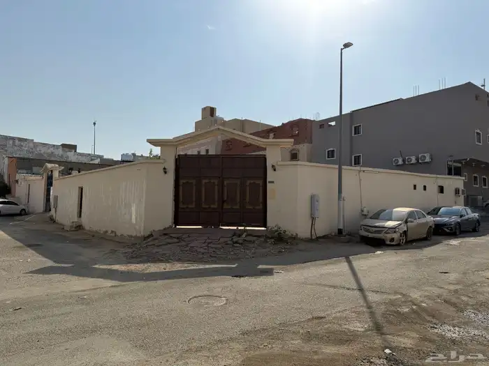 ارض مبني عليها استراحة بموقع متميز 1