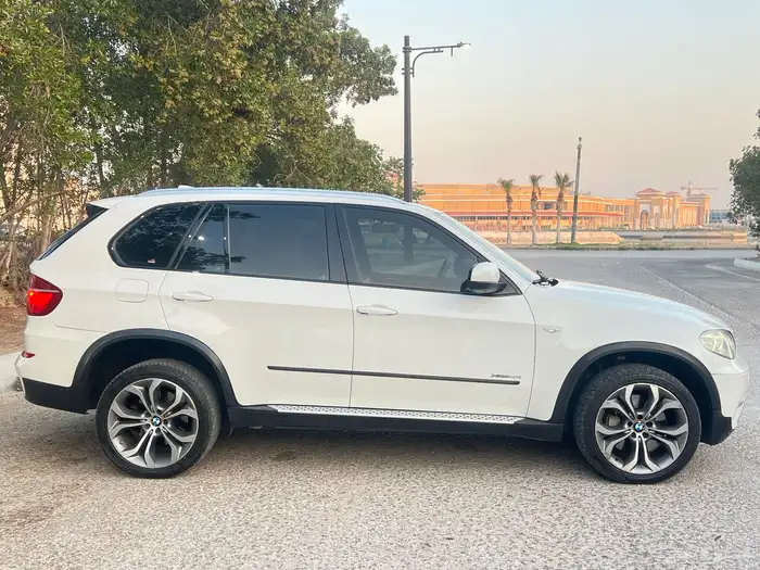 بي إم دبليو X5 8