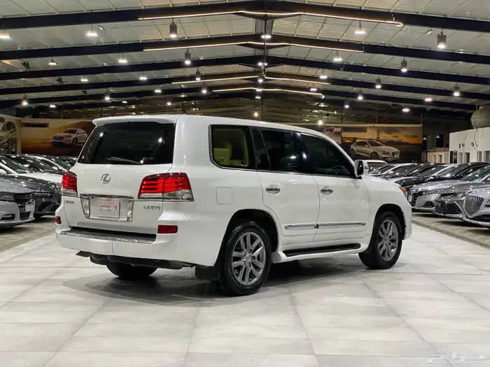 جيب لكزس LX570 فل 2013 2