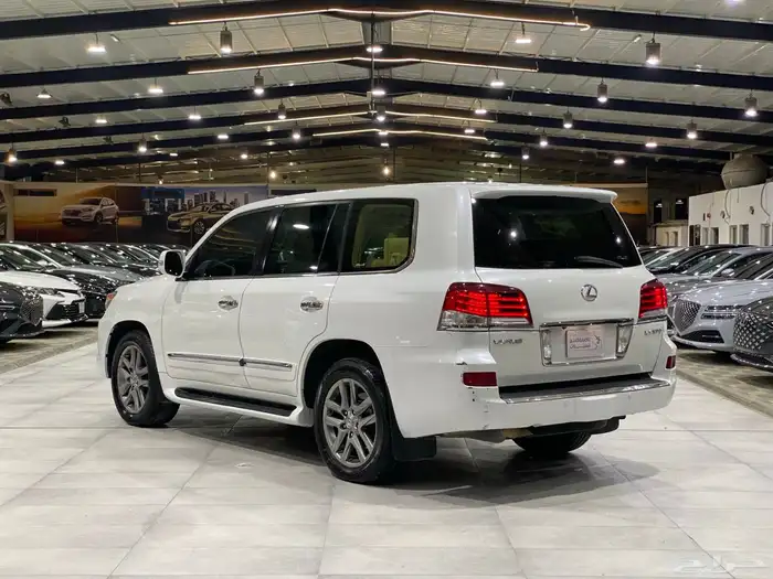 جيب لكزس LX570 فل 2013 3