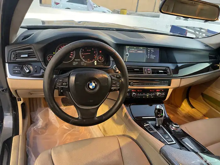 عرض خاص bmw 520 2012 حد 28 الف 8