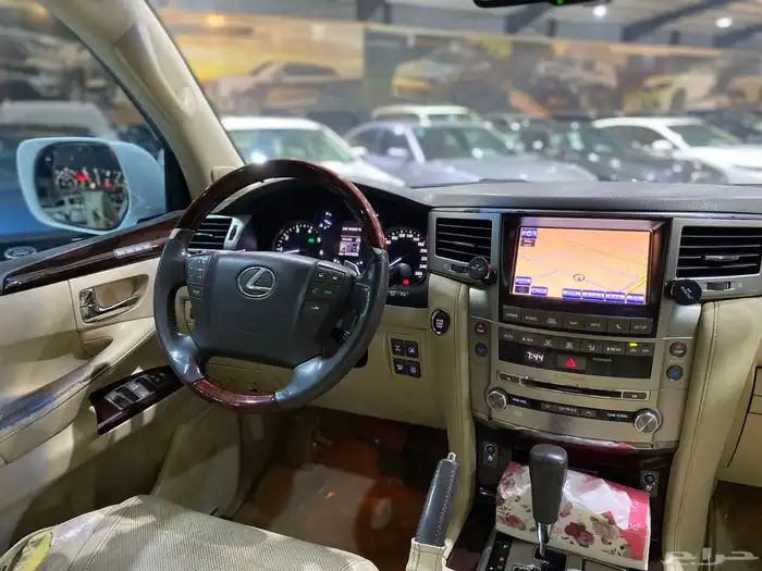 جيب لكزس LX570 فل 2013 16
