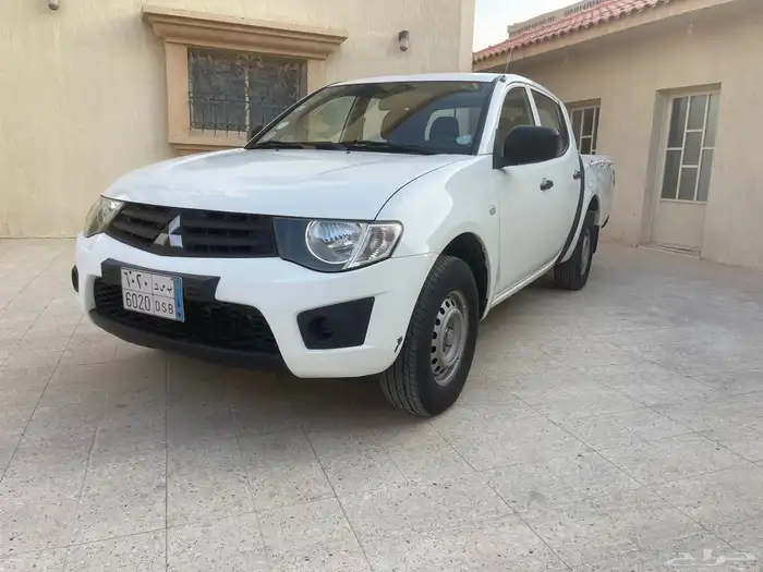 ميتسوبيشي L200 بنزين 2015 ممشى قليل 2