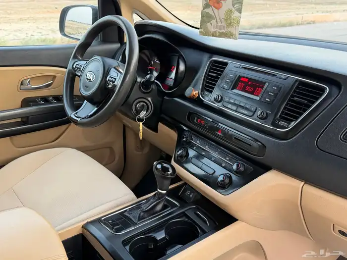 كيا كارنفال 2015 للبيع نضيفه 23