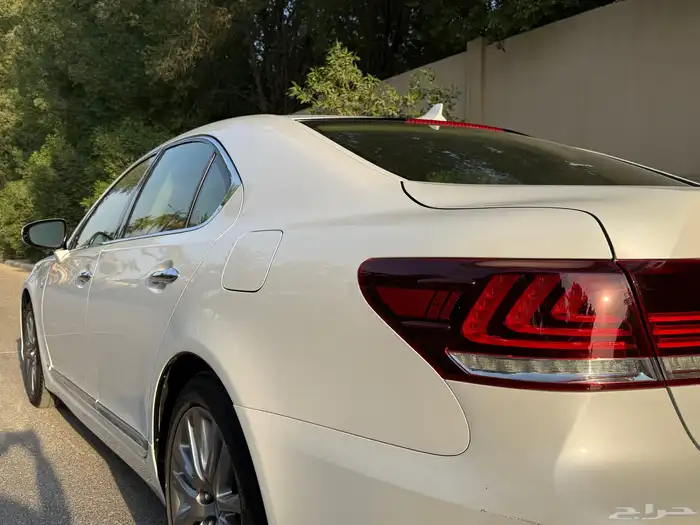 لكزس LS460 2013 1