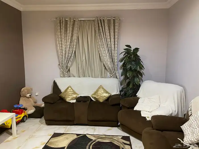 كنب Recliner مستعمل SACO مع وسادات مفرش قماش طاولة جانبيه 1