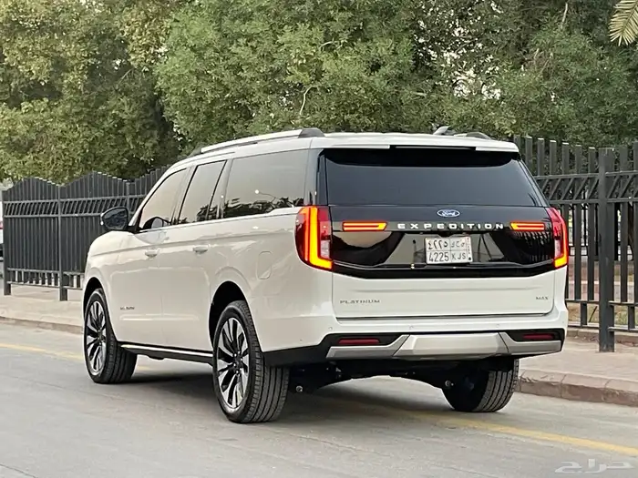 فورد اكسبديشن 2025 بلاتينيوم عداد (3 الاف) قمه بالنظافه 6