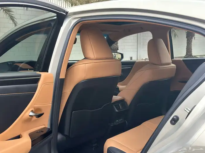 لكزس ES250 2023 AA بنزين 17