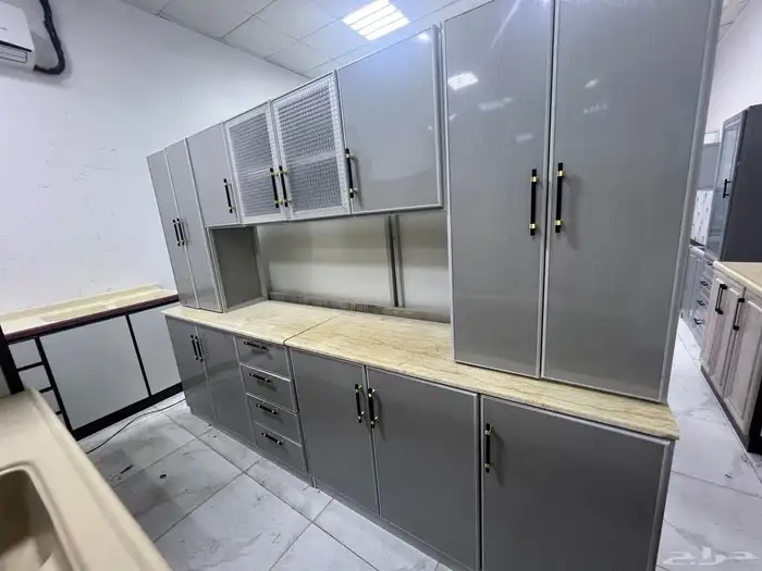 دولاب المطبخ المستعمل مجدد ونظيف 3متر 0