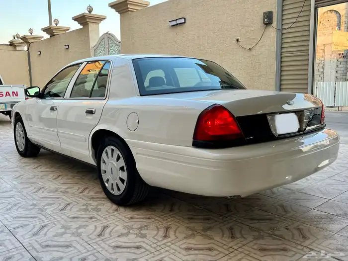 فورد فكتوريا 2006 عداد 57 الف 4