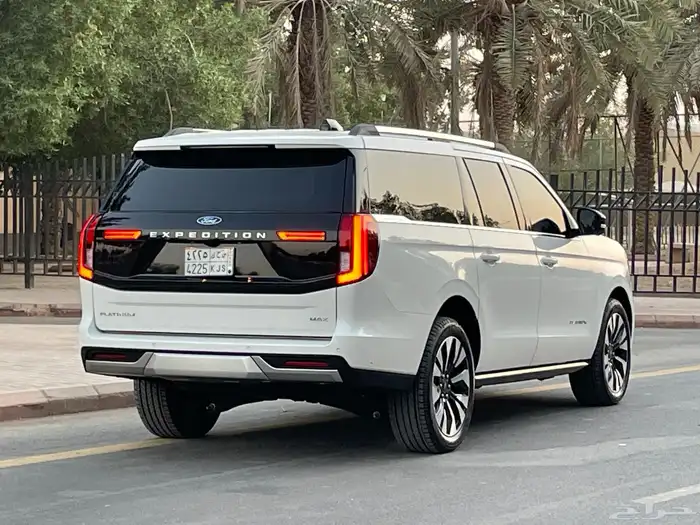 فورد اكسبديشن 2025 بلاتينيوم عداد (3 الاف) قمه بالنظافه 30