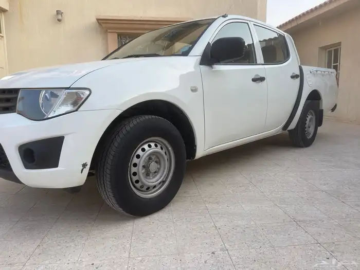 ميتسوبيشي L200 بنزين 2015 ممشى قليل 11