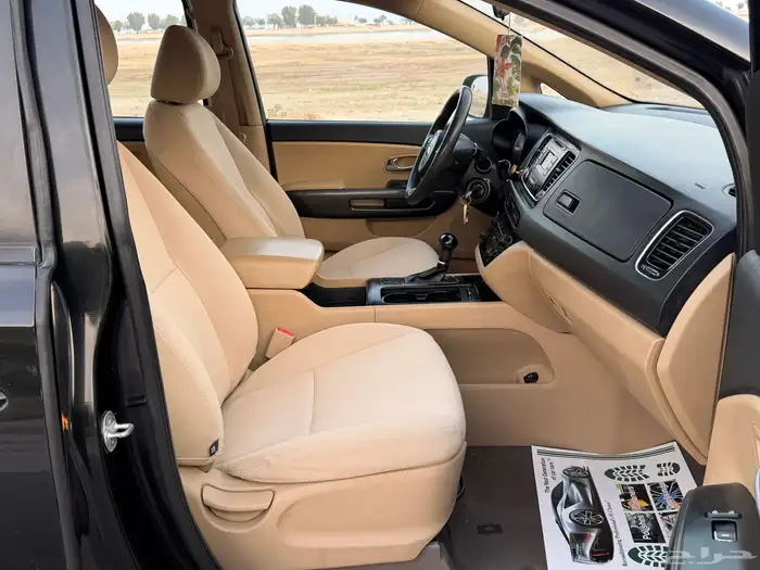 كيا كارنفال 2015 للبيع نضيفه 20