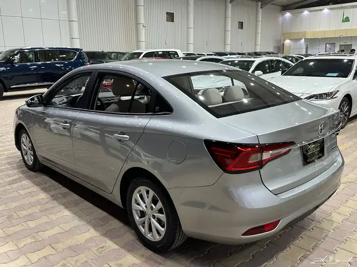 ام جي 5 موديل 2023 استاندر نظيف جدآ 22