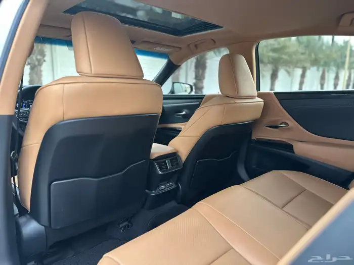 لكزس ES250 2023 AA بنزين 18