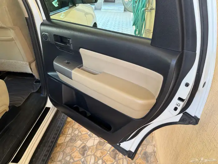 تيوتا سكويا المديل 2016 فتحه و دبل و ثلاجه سعودي بدي وكالة 62