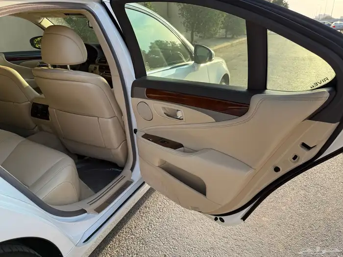 لكزس LS460 2013 18