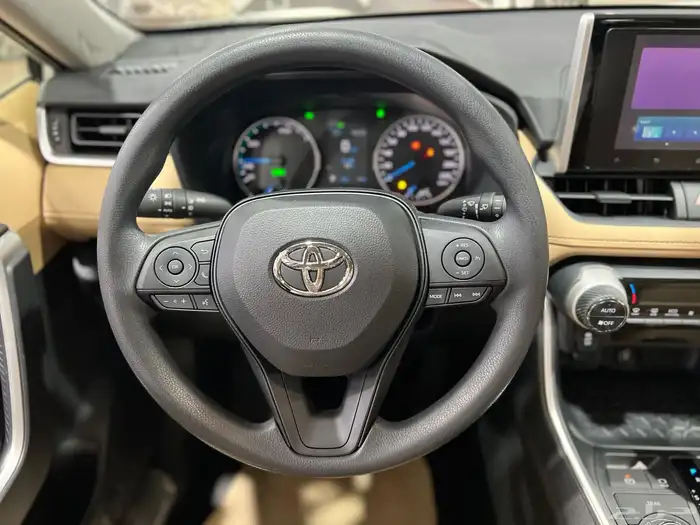 تويوتا راف فور XLE هايبرد 2025 جديد سعودي 129.950 شامل 20