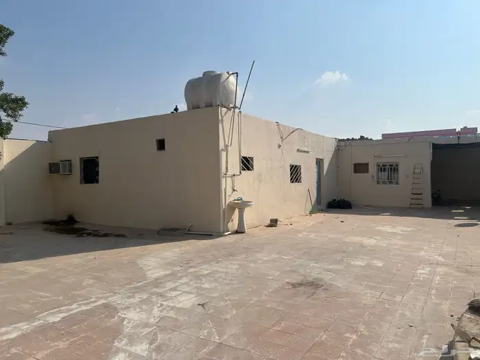 بيت شعبي مع حوش للايجار ملكان 2