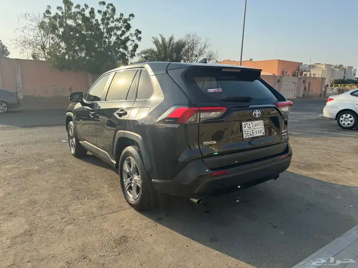 Rav4 Hybrid 4x2 2023 for Sale 5