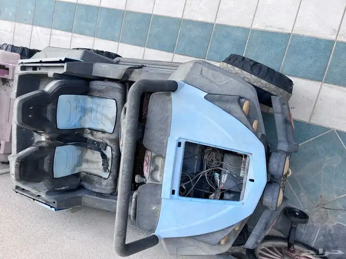 سيارة لعبة كهرب فيها بطارية 1