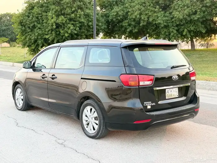 كيا كارنفال 2015 للبيع نضيفه 6