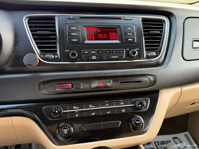 كيا كارنفال 2015 للبيع نضيفه 31