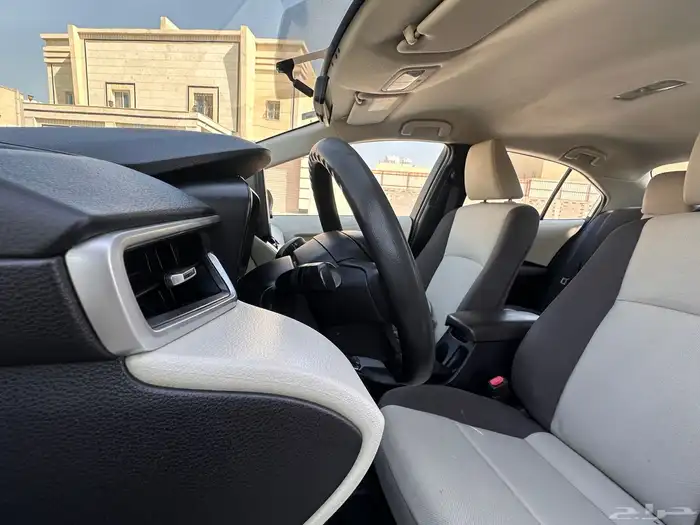 تويوتا كورولا 2021 نضيف1.5cc 26