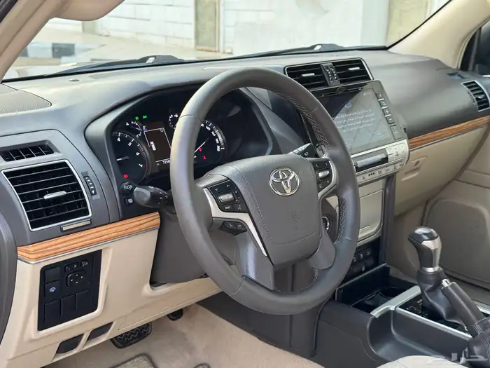 تويوتا برادو 2021 VX فل كامل 16