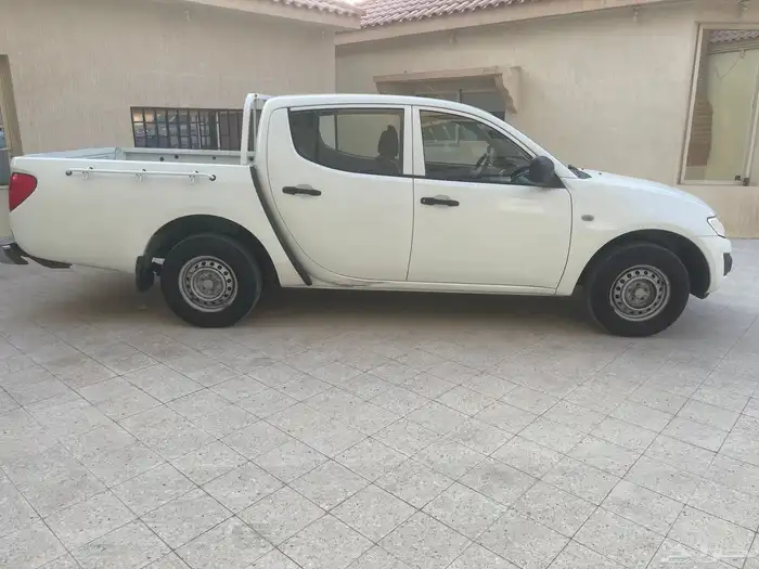 ميتسوبيشي L200 بنزين 2015 ممشى قليل 7