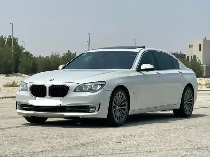 بي ام دبليو 740 2014 سعودي فل زرين 4