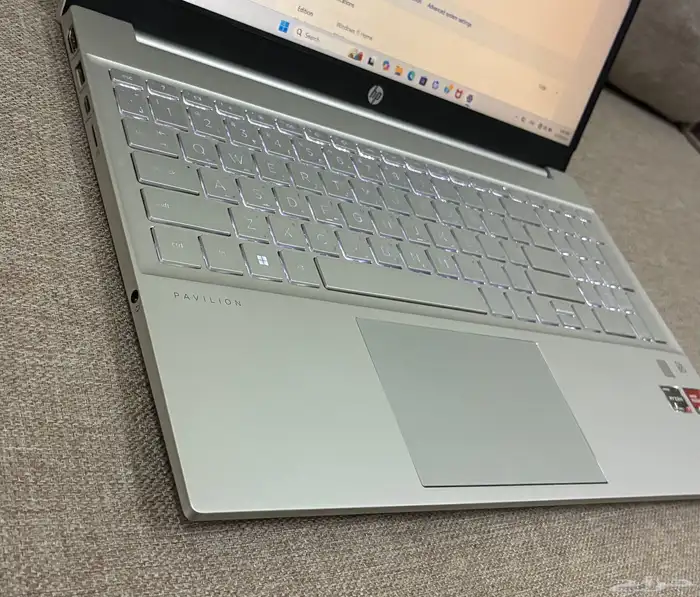 لابتوب إتش بي بافليون معالج رايزن 7 نظيف كامل اغراضه 8