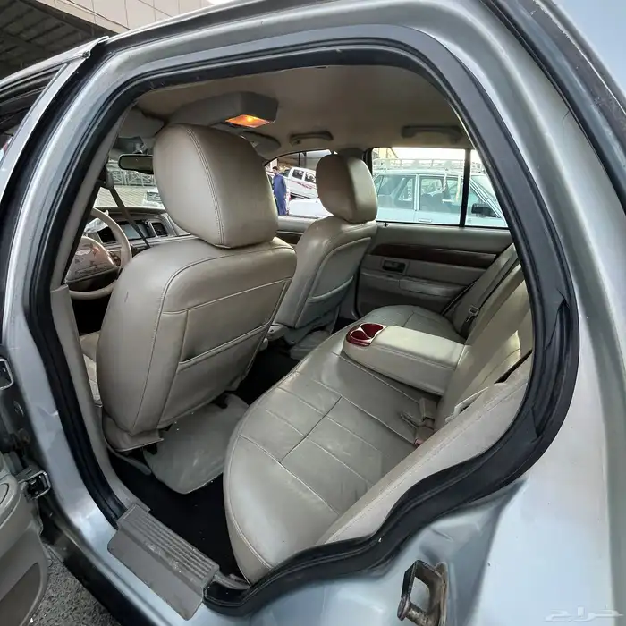 فورد فكتوريا 13