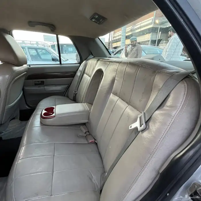 فورد فكتوريا 11