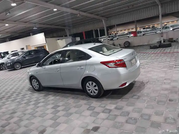 للبيع تويوتا يارس 2015 5