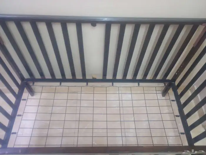 سرير اطفال للبيع 2