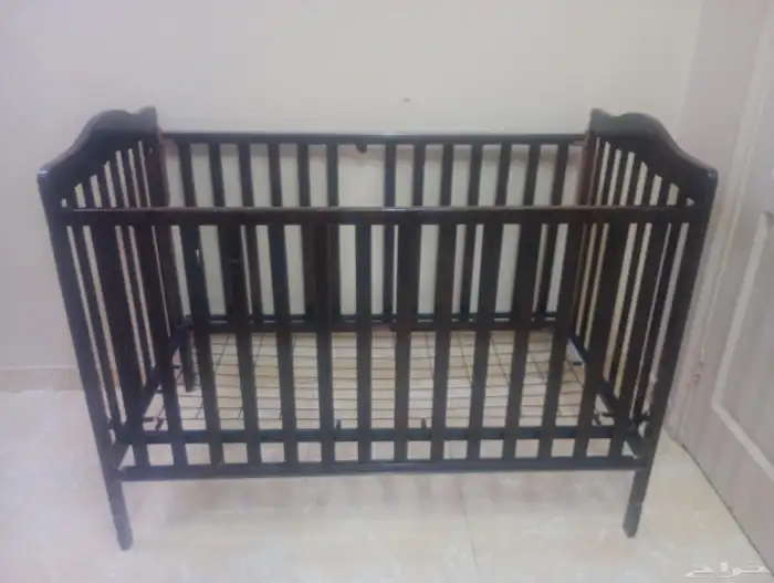 سرير اطفال للبيع 1