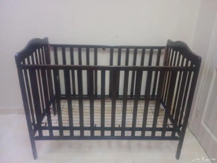 سرير اطفال للبيع 0