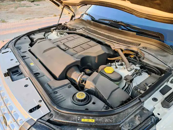 رينج روفر 2015 أوتوبيجرافي سوبر شارج أبيض لؤلؤي 46