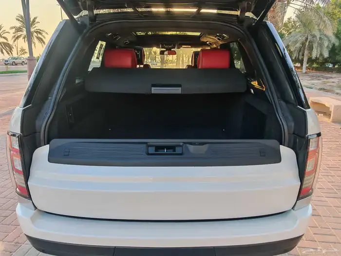 رينج روفر 2015 أوتوبيجرافي سوبر شارج أبيض لؤلؤي 18