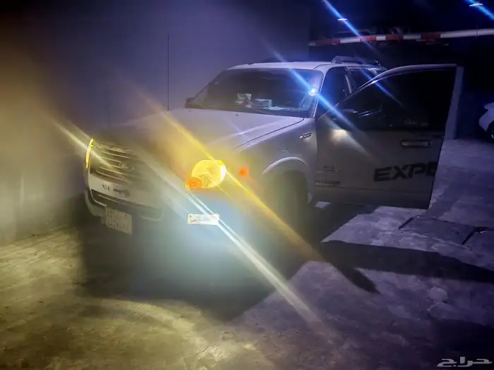 فورداكسبلور 6 سليندر سيارة نظيفه والحمدلله شاشه كااميرا خلفي 0