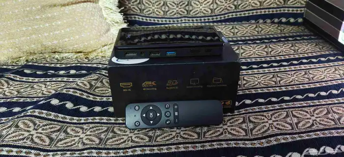 جهاز بروجكتر صغير 4K 2