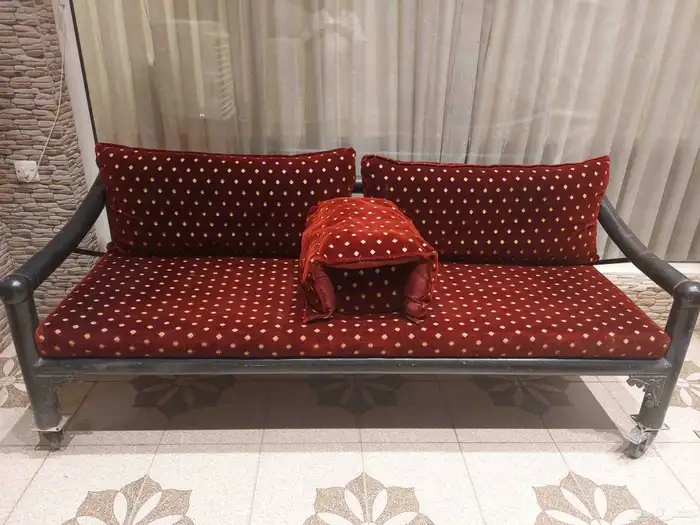 للبيع 2 كرسي خارجي ثنائي مقاس 2 متر 0