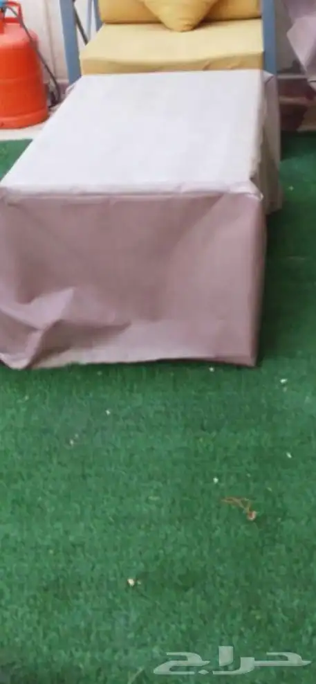 طقم كنب خارجي مع أغطية لحماية من الشمس مع طاولة 1