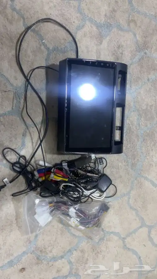 للبيع شاشة سيارة ومسجل جي فسي 1