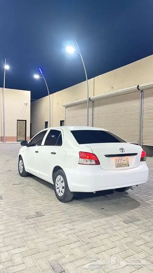 يارس 2008 قير ومكينه شرط ومتحركاتها طيبه القير عادي 5