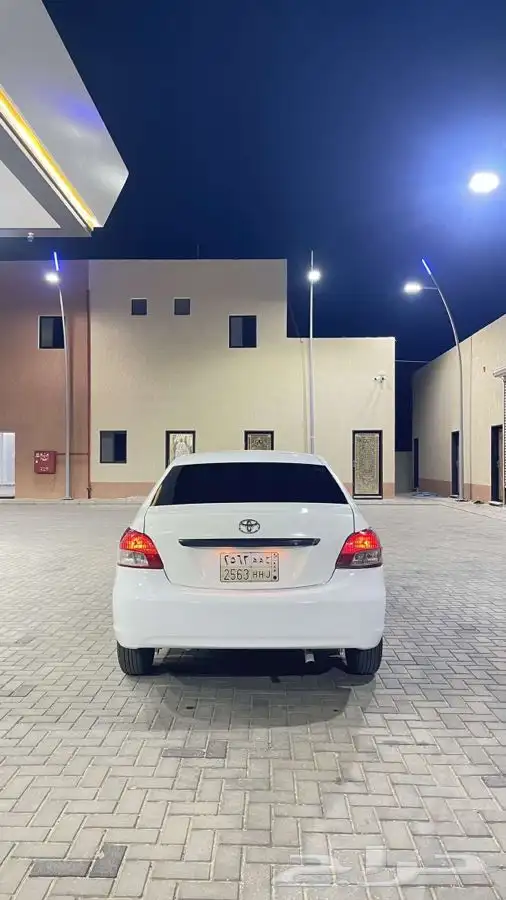 يارس 2008 قير ومكينه شرط ومتحركاتها طيبه القير عادي 4